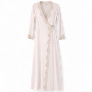 Vintage Bella Sera Lace Trim Ivory Robe